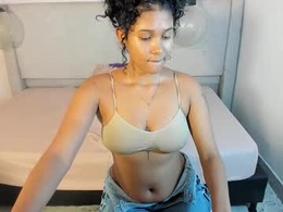 Most Recent Photo of lyrafrost5