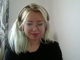 Most Recent Photo of maddiesexygirl