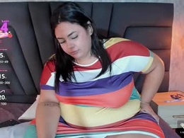 Most Recent Photo of maya_curvy