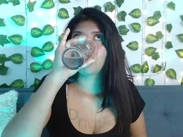 Most Recent Photo of melanie_18_