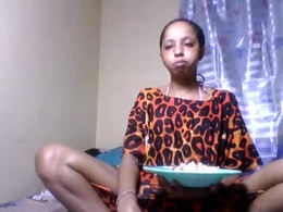 Most Recent Photo of melinaxx1