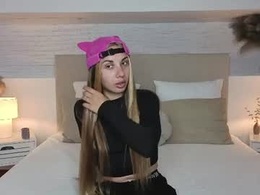 Most Recent Photo of missameliia_