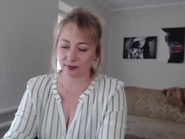 Most Recent Photo of mistress_milfa