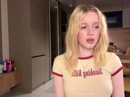 Most Recent Photo of moonavellle_