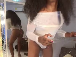 Most Recent Photo of naomiqueents