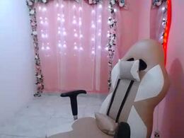 Most Recent Photo of natalie_tits1