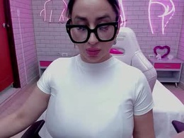 Most Recent Photo of nicolle__doll