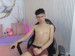 Most Recent Photo of niro_tay