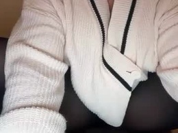 Most Recent Photo of nylonnoirx