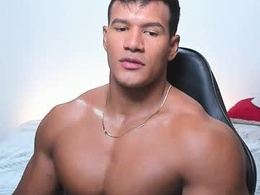 Most Recent Photo of oliver_tommy