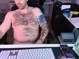 Most Recent Photo of papiiiichampon