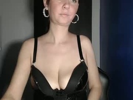 Most Recent Photo of petite_danielle