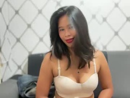 Most Recent Photo of petiteasian01