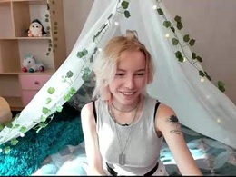 Most Recent Photo of pink_lila18