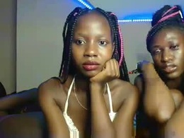 Most Recent Photo of pinky_niela