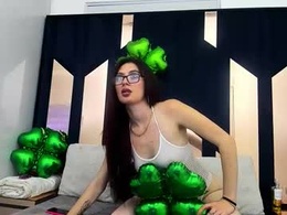 Most Recent Photo of queenrousee