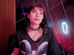 Most Recent Photo of raven_rox_