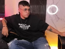 Most Recent Photo of reece_strong
