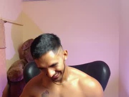 Most Recent Photo of romanpearce_