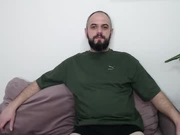 Most Recent Photo of romdv