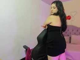 Most Recent Photo of rosaliie_tay