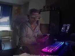 Most Recent Photo of roy_foxyou