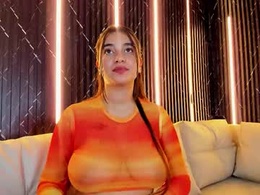 Most Recent Photo of sarah_lux_