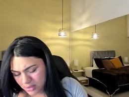 Most Recent Photo of saskia_vellour