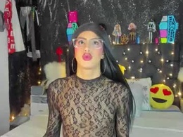 Most Recent Photo of scarletwhisper_