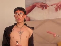 Most Recent Photo of soro_lovelyboy