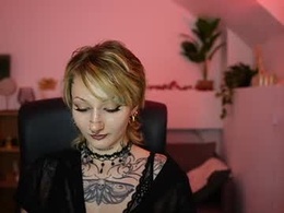 Most Recent Photo of tattooedblondee18