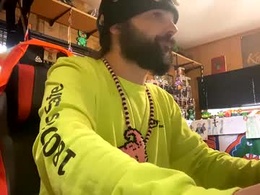 Most Recent Photo of thatsxycouple