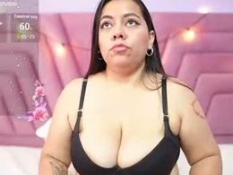 Most Recent Photo of thicklatinmommy
