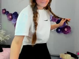 Most Recent Photo of tiny_girl_18