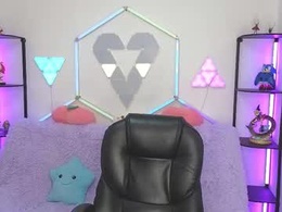 Most Recent Photo of tiny_vixen_