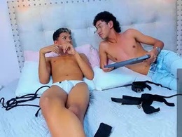 Most Recent Photo of twink_royale18