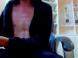 Most Recent Photo of twinkk_guyy