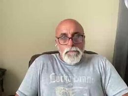 Most Recent Photo of umakemecumtoo