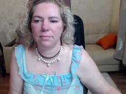 Most Recent Photo of unsual_milf