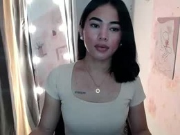 Most Recent Photo of urasiangirl01