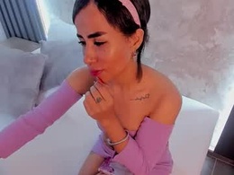 Most Recent Photo of valkiria25_