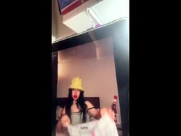 Most Recent Photo of vivi_3132