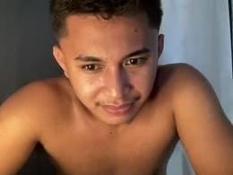 Most Recent Photo of yourasian_mykhel