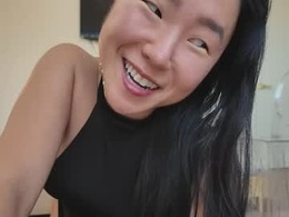 Most Recent Photo of yourlovelykgirlfriend
