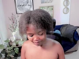 Most Recent Photo of zoe_salddana